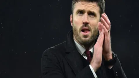 张之臻输给13号种子鲁内，澳网男单首轮遭遇淘汰。