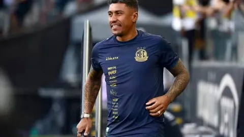 拜仁跟队记者确认：穆西亚拉脚踝轻微扭伤，无大碍